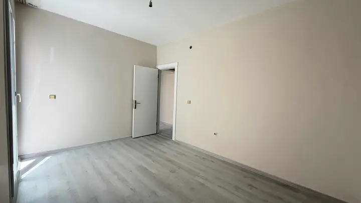 POZCU GÜVENEVLERDE YENİLENMİŞ ARA KAT 3+1 BAĞIMSIZ MUTFAK - fotoğraf 3