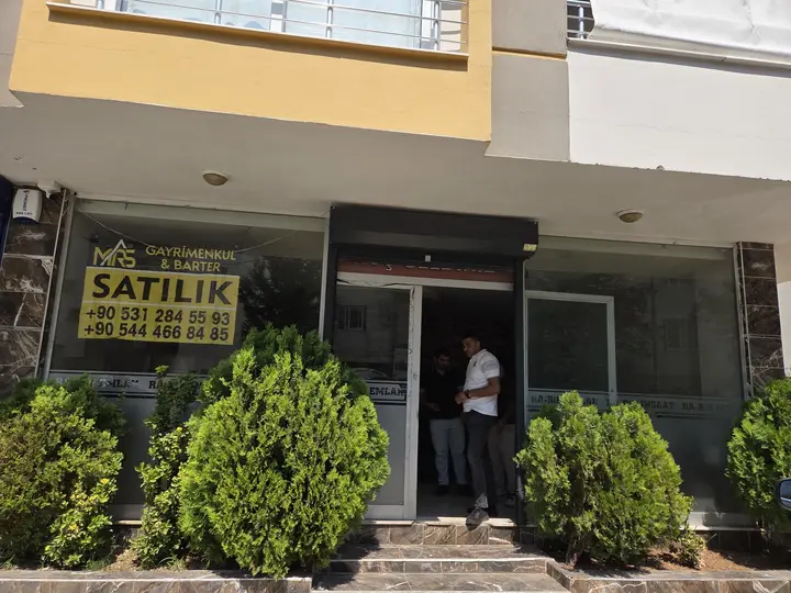 MRS'DEN TOROSLAR YALINAYAKTA 120 M² DÜKKÂN / OFİS - fotoğraf 2