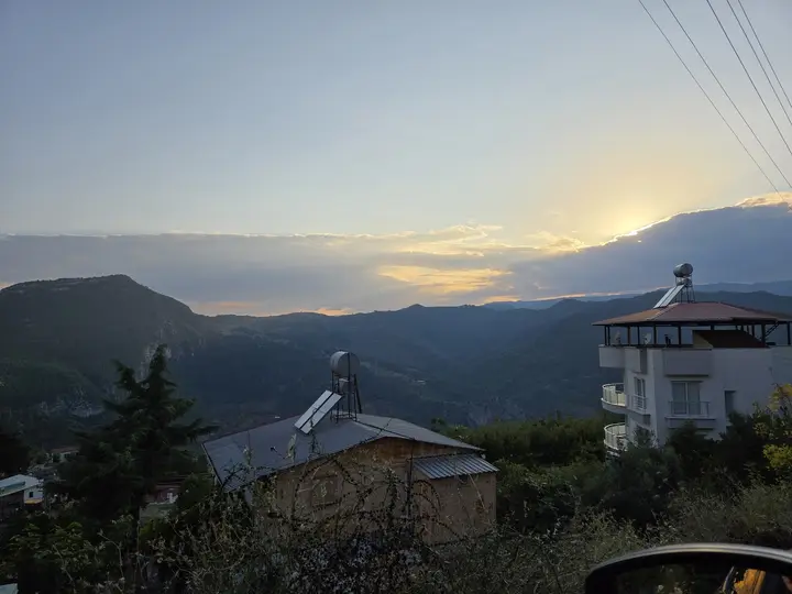 MRS'DEN ALADAĞ 450M2 ARSA + 2 KATLI MÜSTAKİL EV - fotoğraf 3
