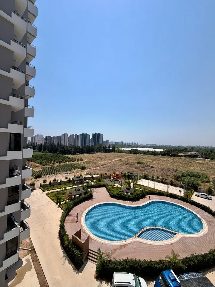 MRS GAYRİMENKULDEN TECE EŞYALI SATILIK 1+1 HAVUZLU DAİRE