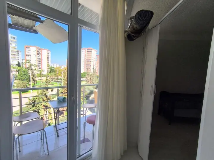 MRS GAYRİMENKULDEN SATILIK DENİZE SIFIR LÜKS SİTEDE 1+1 EŞYALI D - fotoğraf 2