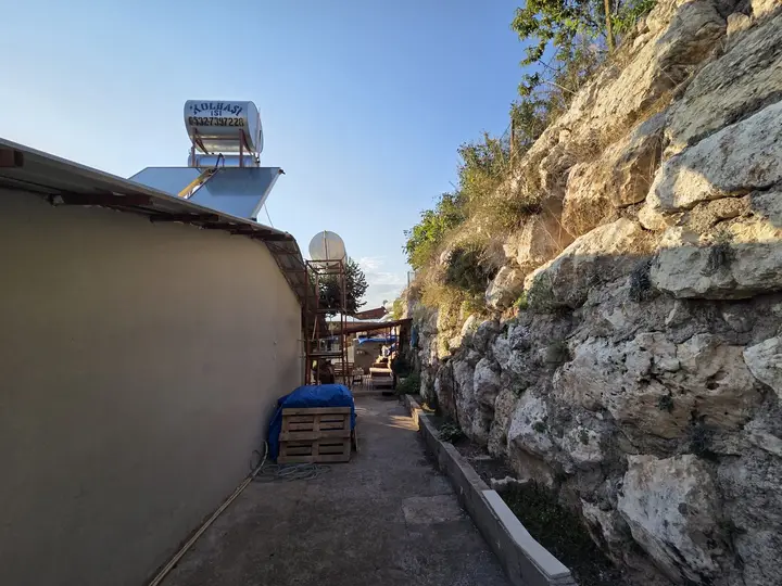 MRS'DEN ALADAĞ 450M2 ARSA + 2 KATLI MÜSTAKİL EV - fotoğraf 4