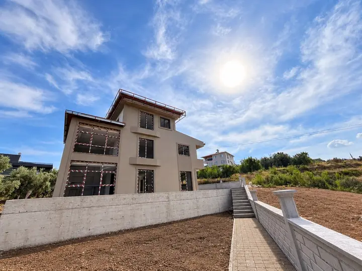 MRS GAYRİMENKUL'DEN Mezitli Kuyulukta Satılık Tripleks Villa - fotoğraf 4