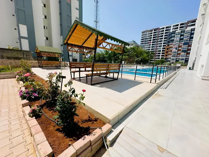 MRS'DEN TÖMÜK'TE 2+1 HAVUZLU DENİZE 250 METRE MERKEZDE 3 CEPHELİ