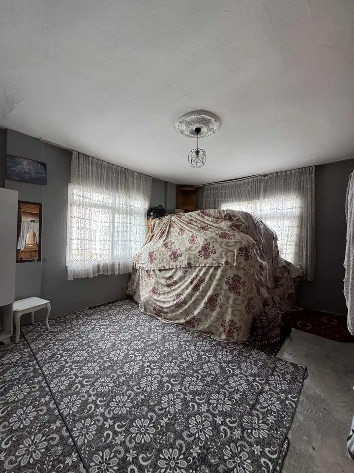 KÖŞE BAŞI ACİL SATILIK MÜSTAKİL EV - fotoğraf 3