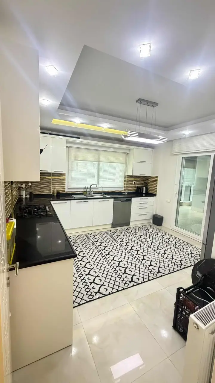 MEZİTLİ SOLİ CİVARI BAĞMSZ M. 195 m² NET HAVUZLU 3 CEPHESİ AÇIK - fotoğraf 4