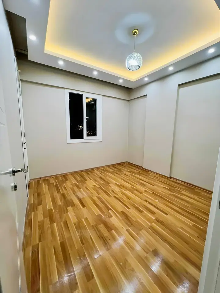 AKKENTTE SAYAPARKIN ÜSTÜNDE MUHTEŞEM KONUMLU FUL YAPILI DAİRE - fotoğraf 2