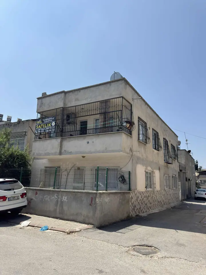 SELÇUKLAR MHL KÖŞE BAŞI 2 KATLI MÜSTAKİL BİNA RUHSATLI