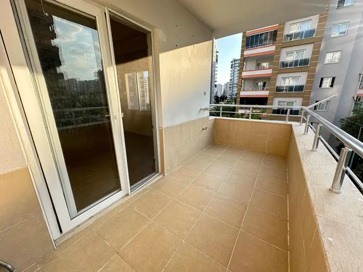 MRS'DEN SOLİ CİVARI GENİŞ 3+1 HAVUZLU GÖZDE KONUMDA FIRSAT DAİRE - fotoğraf 2