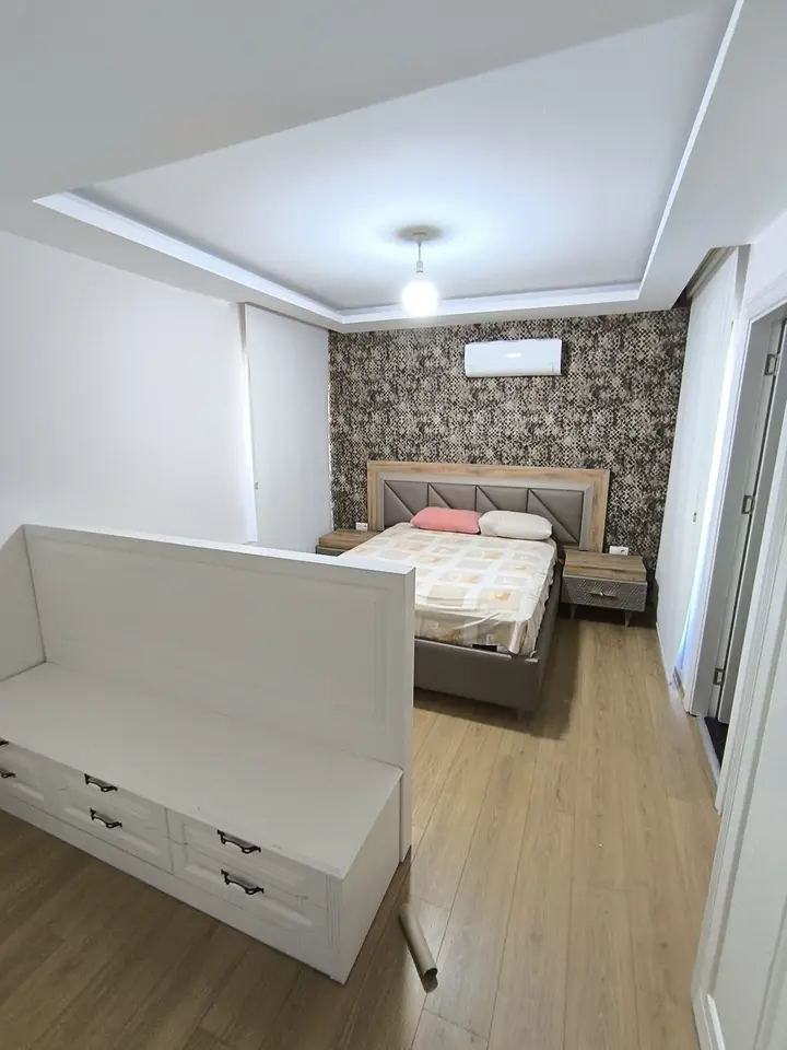 MRS GAYRİMENKULDEN YENİŞEHİR ÇİFTLİKKÖYDE 4+1 EŞYALI KAFA DAİRE - fotoğraf 2