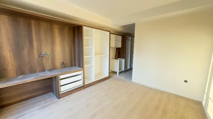 MRS GAYRİMENKULDEN TÖMÜK'DE ACİL SATILIK 1+0 DAİRE - fotoğraf 2